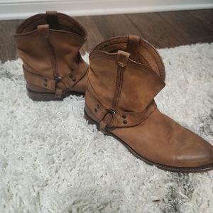 Frye Wyatt Short Brown Leather Boot